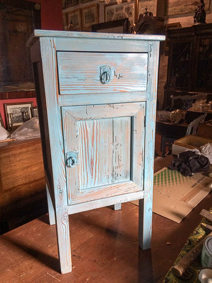 Restauración de muebles antiguos menorca 3 mesita de noche despues