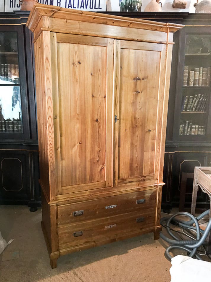 Restauración de muebles antiguos menorca 4 ropero despues